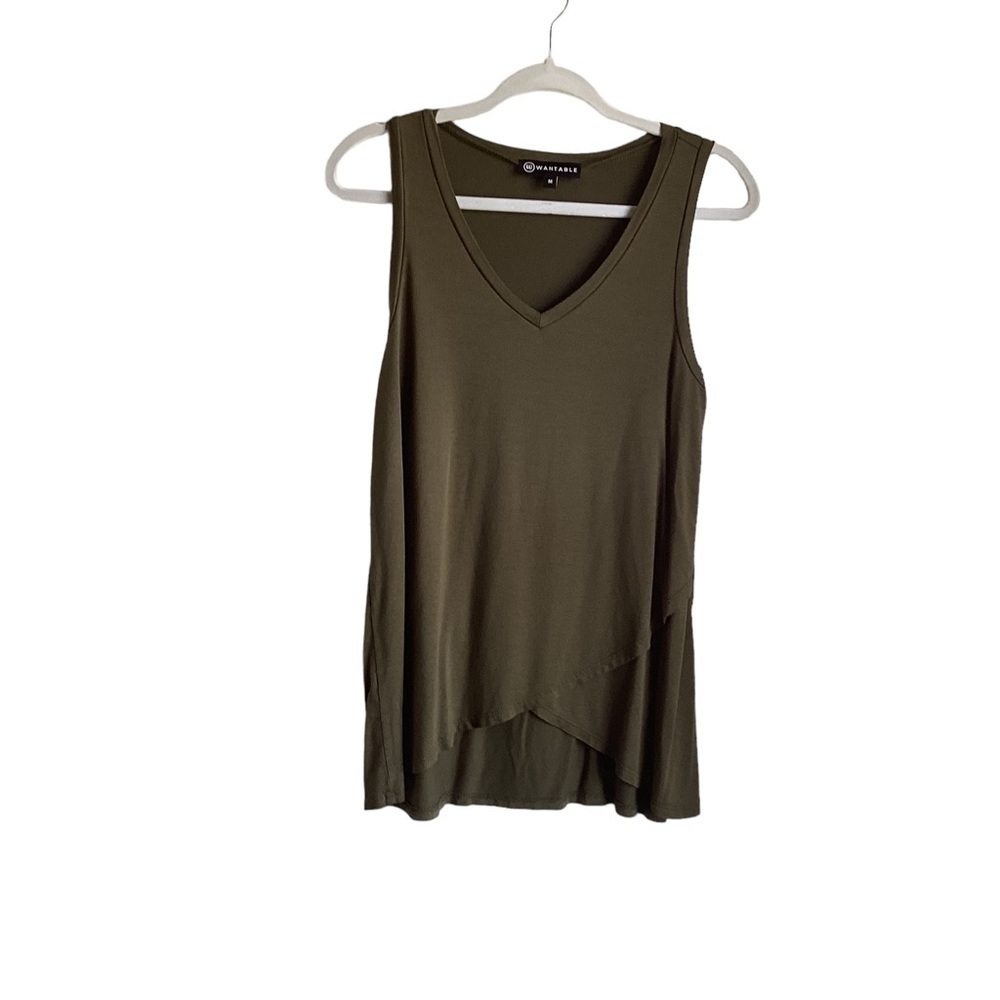 Wantable Women’s Olive Sleeveless V-neck Blouse.  Size M